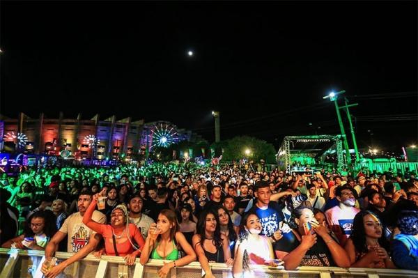 Poesia Acústica, maior coletivo rap do Brasil, faz show marcante e cheio de emoção no Piauí Pop.(Imagem:Renato Andrade/Cidadeverde.com)