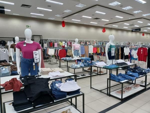 Armaz&eacute;m Para&iacute;ba de Floriano inicia o ano com Saldo de Balan&ccedil;o Moda e descontos de at&eacute; 70%.(Imagem:FlorianoNews)