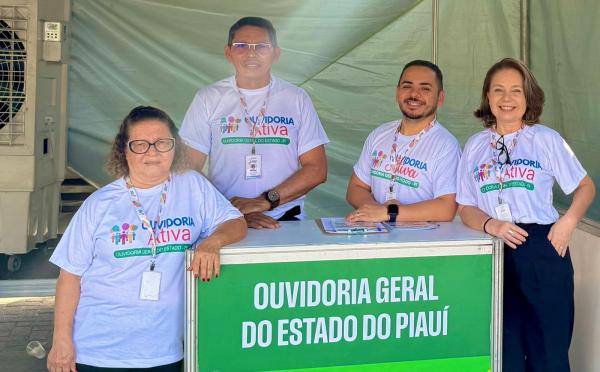 A ação aconteceu na Praça Sebastião Martins, no Centro da cidade, reunindo serviços, escuta e diálogo direto com a população.(Imagem:Sebastian Pinheiro)