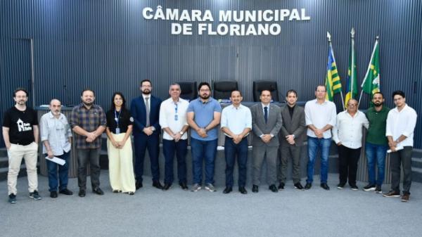 A reunião foi para apresentar aos vereadores uma carta aberta a Floriano.(Imagem:CMF)