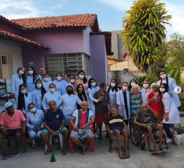 UNIGRAND realiza ação de cuidado e bem-estar na Casa do Idoso Manoel da Guia.(Imagem:Reprodução/Instagram)