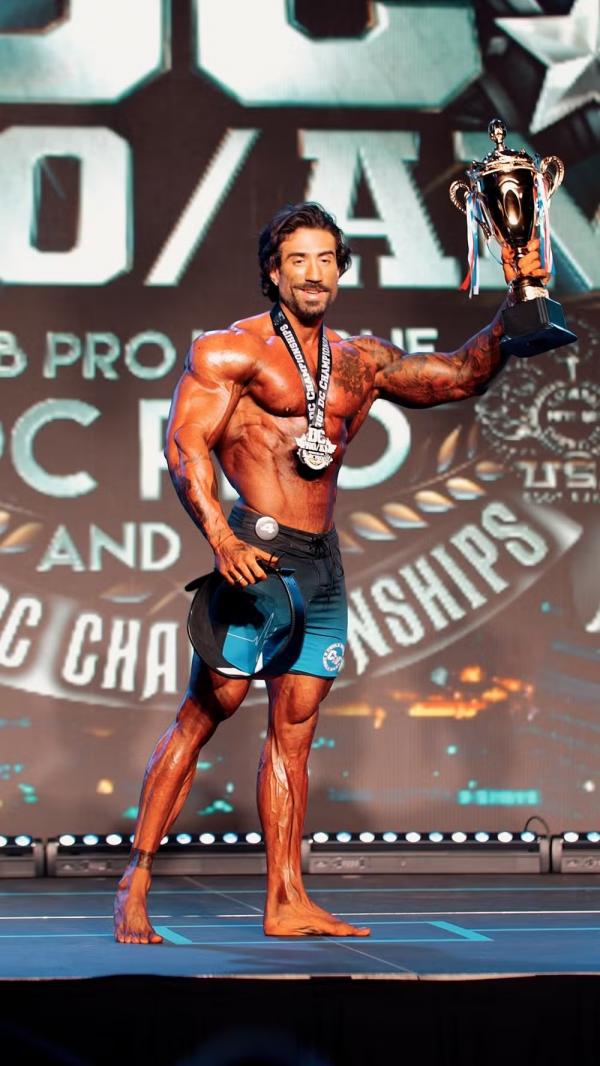 Diogo Basaglia no campeonato que o classificou para o Mr. Olympia.(Imagem:Eustáquio da Silva)