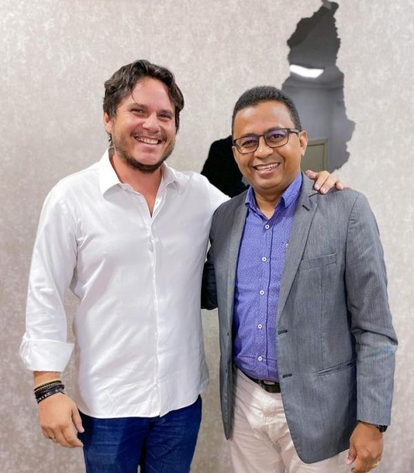 Vereador Carlos Eduardo e o deputado federal Dr. Francisco Costa(Imagem:Reprodução)
