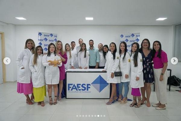 Acadêmicos de Enfermagem da FAESF realizam Cerimônia da Passagem da Lâmpada.(Imagem:Reprodução/Instagram)