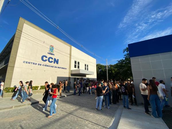 Os candidatos aprovados ir&atilde;o desenvolver atividades em est&aacute;gios extracurriculares remunerados.(Imagem:Ascom Sesapi)
