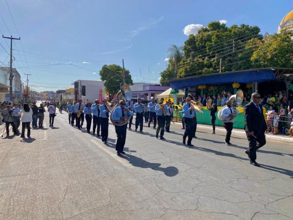 Desfile 7 de Setembro em Floriano(Imagem:Werlley Barbosa/TV Clube)