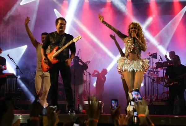Joelma e Ximbinha no último show da Banda Calypso, em 2015.(Imagem:Divulgação)