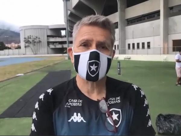 Paulo Autuori, do Botafogo, no Nilton Santos.(Imagem:Reprodução)