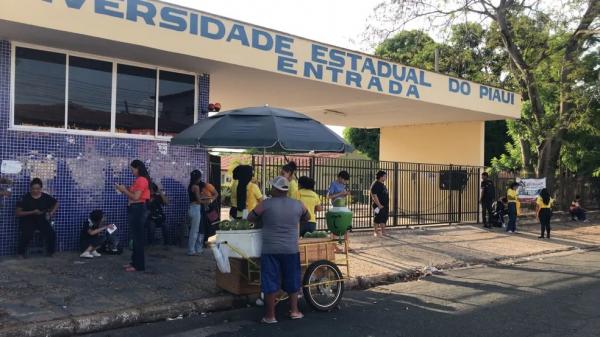 Primeiro dia de prova do Enem 2023 em Teresina (PI).(Imagem:Lívia Ferreira/g1 Piauí)