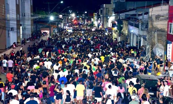 128 anos de Floriano são celebrados com shows e arrastão(Imagem:Reprodução/Instagram)
