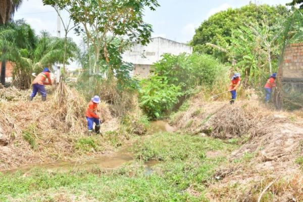 Floriano: Secretaria de Infraestrutura inicia limpeza dos riachos que cortam o município.(Imagem:Secom)