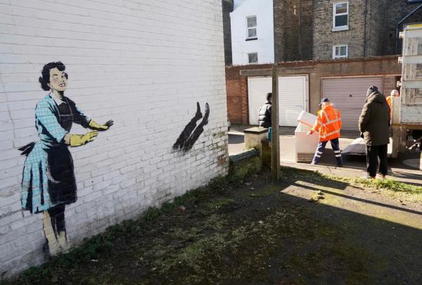 Banksy faz grafite sobre violência doméstica no Valentines Day(Imagem:Divulgação)