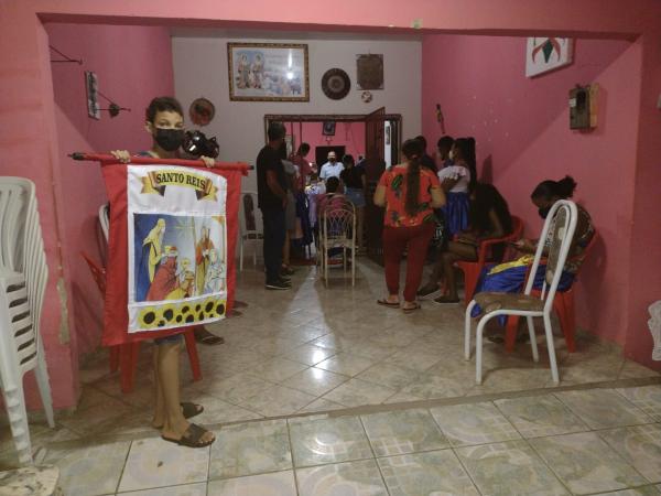 Festa de Reis é celebrada no bairro Manguinha.(Imagem:FlorianoNews)
