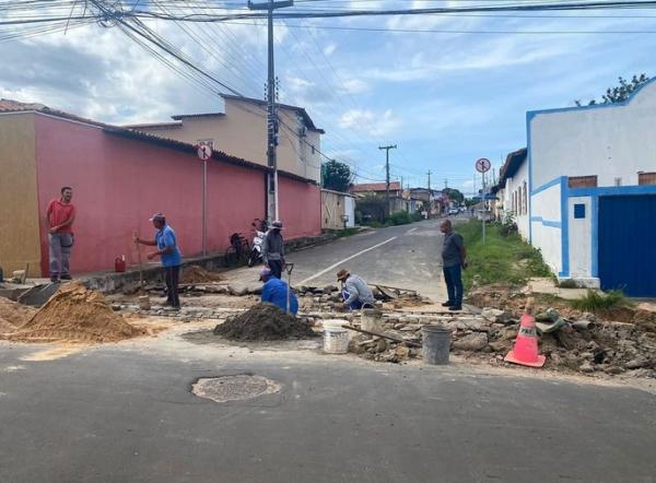 Operação Tapa-Buracos: Prefeitura trabalha para melhorar as condições das vias públicas de Floriano.(Imagem:Reprodução/Instagram)