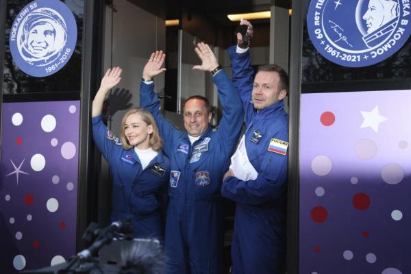Atriz russa Yulia Peresild e o diretor Klim Shipenko decolam para gravar primeiro filme do espaço(Imagem:Divulgação)