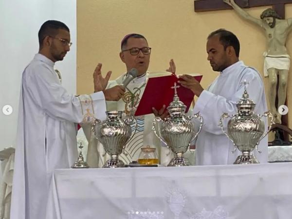 Diocese de Floriano celebra Missa dos Santos Óleos com presença de Bispo e padres.(Imagem:Reprodução/Instagram)