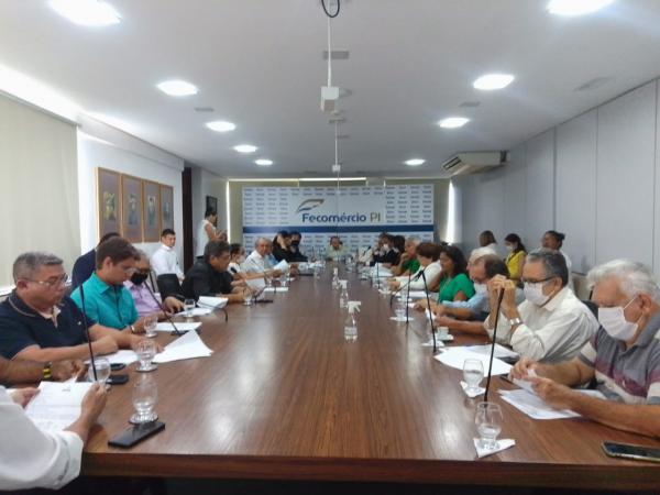 Presidente e vice-presidente do SICOMFLOR participam de encontro do Conselho Regional do SESC(Imagem:Divulgação)