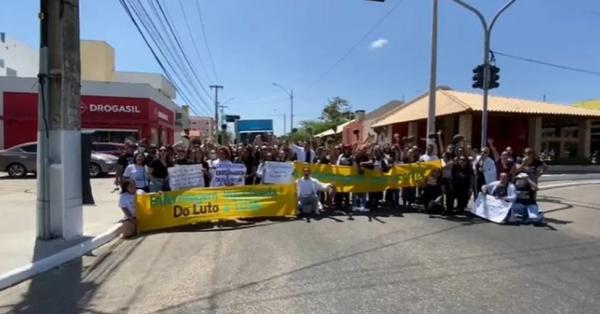  Em Parnaíba, a manifestação aconteceu na rotatória das avenidas São Sebastião e Pinheiro Machado.(Imagem:Tiago Mendes/TV Clube )