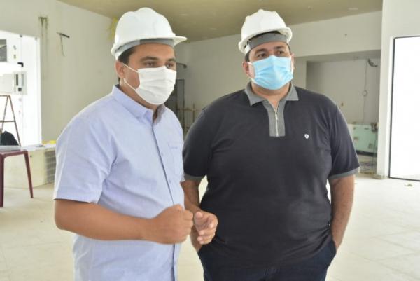 Superintendente da SESAPI visita obras da Policlínica de Floriano.(Imagem:Secom)