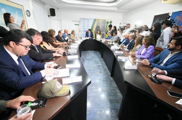 Secretário da Educação participa de agenda com Ministra das Mulheres no Palácio de Karnak.(Imagem:CCOM)