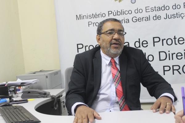 Nivaldo Ribeiro, coordenador-geral do Procon-PI, informou que irá mover outras ações referentes a mensalidades de escolas particulares na próxima semana.(Imagem:Catarina Costa/G1 PI)