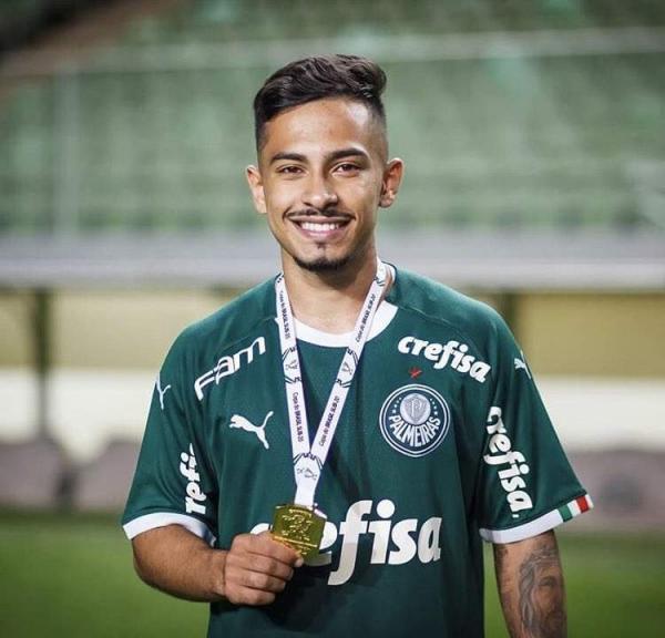 Após grave lesão no Guarani, Alanzinho já pensa em chance no Palmeiras em 2021(Imagem:Reprodução)