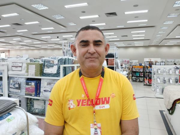 F. Costa, gerente do Armazém Paraíba de Floriano.(Imagem:FlorianoNews)