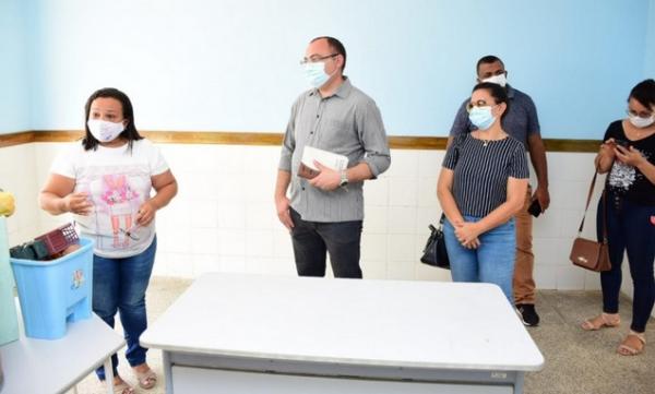  Técnicos da educação de Flores do Piauí visitam creche em Floriano.(Imagem:Secom)