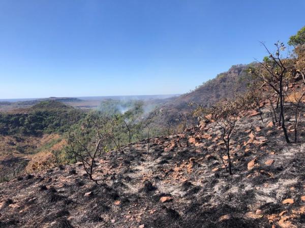 Incêndio na Serra de Santo Antônio traz prejuízos à fauna e flora local.(Imagem:Reprodução/arquivo pessoal)