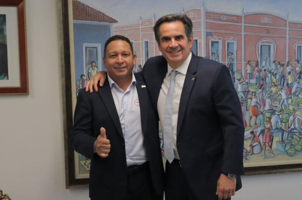  Ciro recebe prefeitos e lideran&ccedil;as e atende pedidos, enviando recursos e obras para os munic&iacute;pios.(Imagem:Ascom)