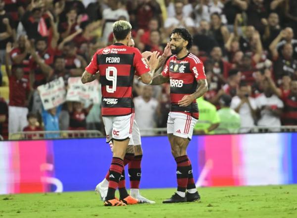 Pedro e Gabigol em Flamengo x Maringá.(Imagem:André Durão)