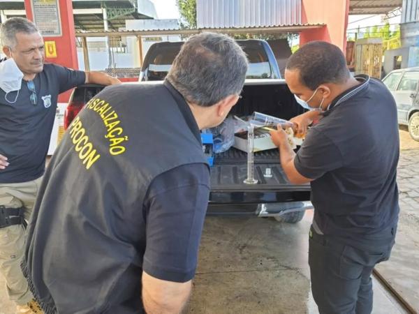Procon flagra irregularidades em 33 postos de combustíveis durante fiscalização em 15 cidades do Piauí.(Imagem:Divulgação /Procon-PI)