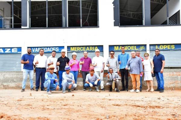 Prefeito Antônio Reis acompanha de perto reforma do Mercado Público Central de Floriano(Imagem:Divulgação)