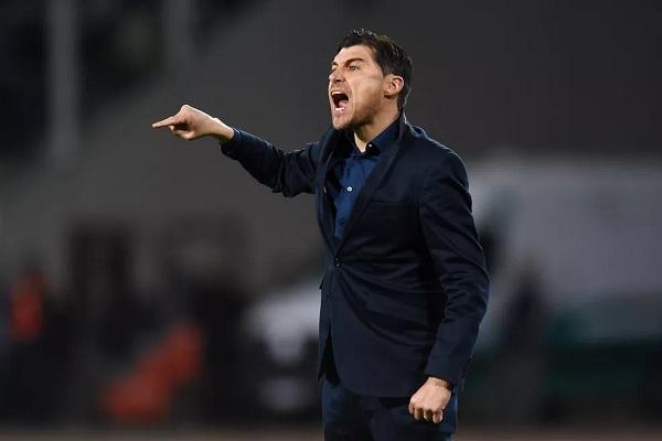 Alexander Medina, técnico do Vélez Sarsfield.(Imagem: Getty Images)