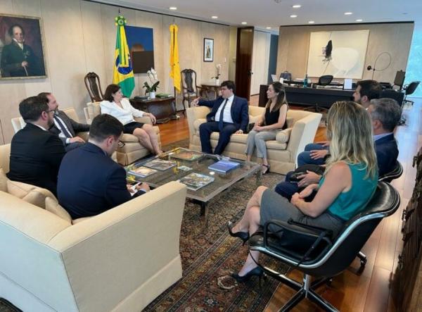 Governador Rafael Fonteles sela parceria com a OPAS para saúde digital e materna.(Imagem:Divulgação)
