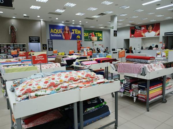 Setor de tecidos do Armazém Paraíba destaca grandes ofertas durante a Black Gigante(Imagem:FlorianoNews)