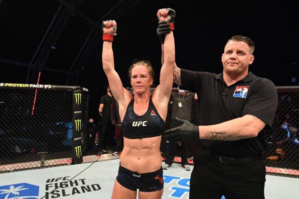 Holly Holm tem atuação de gala, vence Irene Aldana por pontos, mas não desafia Amanda Nunes(Imagem:Reprodução)