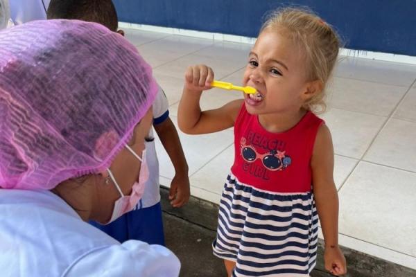 Escolas municipais de Floriano recebem ações preventivas em saúde bucal(Imagem:Secom)