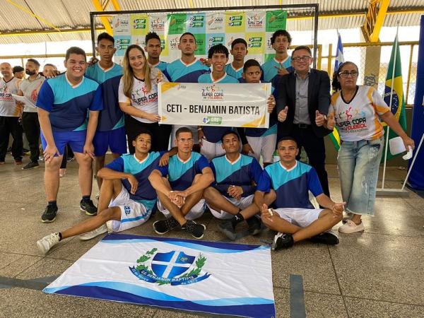 Vinte e quatro equipes participaram da competição, sendo 12 femininas e 12 masculinas, na categoria 14 a 17 anos.(Imagem:Divulgação)