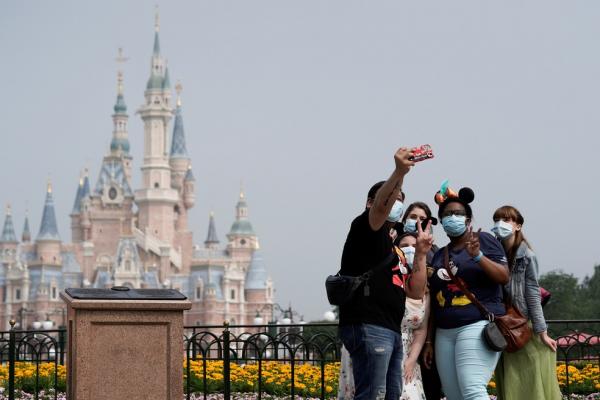 As apresentações nos parques da Disney não fazem mais menções a gênero, como 