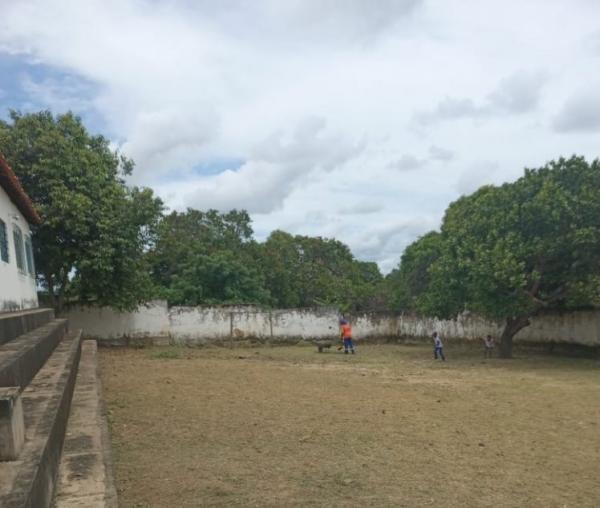 Infraestrutura de Floriano realiza serviços em diversas frentes nas zonas urbana e rural do município.(Imagem:Secom)