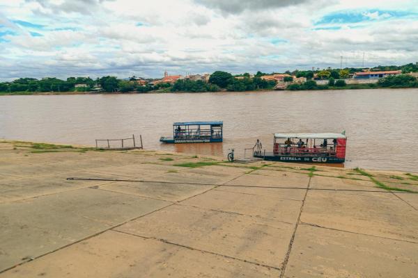 Rafael fiscaliza obras de revitaliza&ccedil;&atilde;o do Cais da Beira Rio, que vai impulsionar turismo e economia em Floriano(Imagem:Jo&atilde;o Allbert)