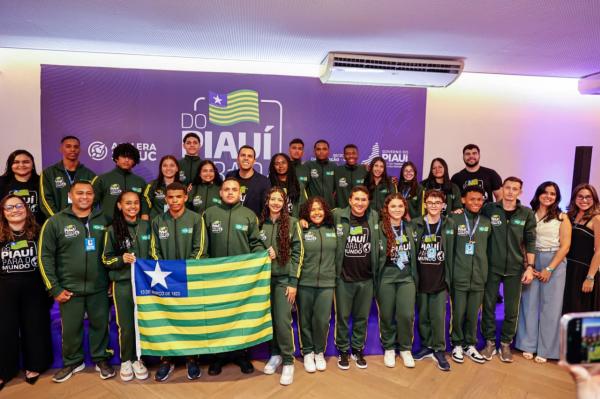 O secretário de Estado da Educação, Rodrigo Torres, enfatizou o simbolismo do destino. ?Singapura é um exemplo de país que investiu em educação e tecnologia e transformou sua reali(Imagem:Reprodução)