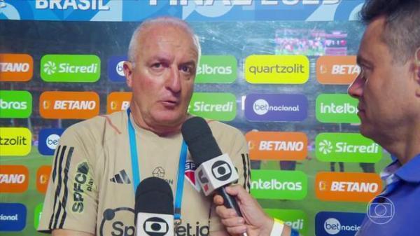 Bicampeão da Copa do Brasil, Dorival Jr. elogia campanha do São Paulo: