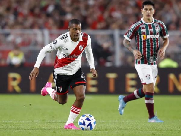 De La Cruz em River Plate x Fluminense(Imagem:REUTERS/Agustin Marcarian)