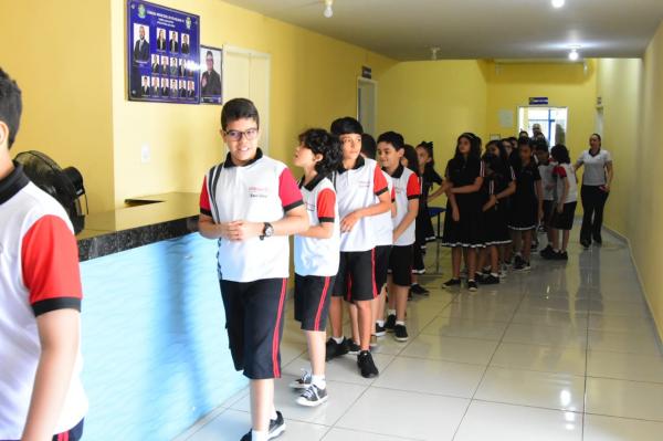 Alunos do 5° ano visitam a Câmara Municipal de Floriano(Imagem:Reprodução)