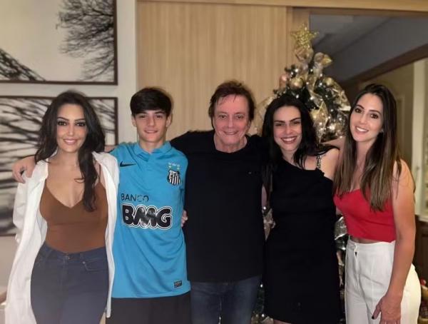Fiuk desfalca foto de Fábio Jr. com os filhos em Natal antecipado.(Imagem:Instagram)