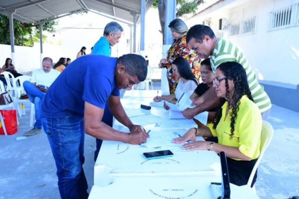 Ônibus do Implante Odontológico conclui primeira etapa de atendimentos gratuitos em Floriano(Imagem:Secom)