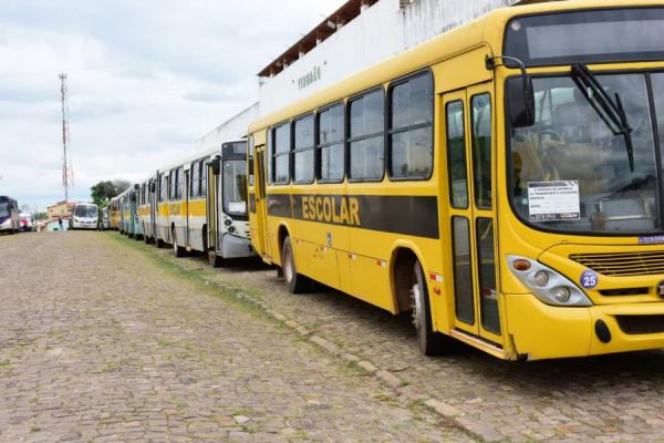 Moradores da zona rural de Floriano reclamam da falta de transporte escolar(Imagem:Reprodução)