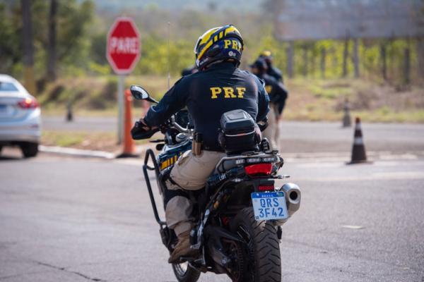 A operação foi marcada pela redução dos índices de acidentalidade, aumento no número de testes de alcoolemia e aumento nas apreensões de drogas.(Imagem:Divulgação/PRF)